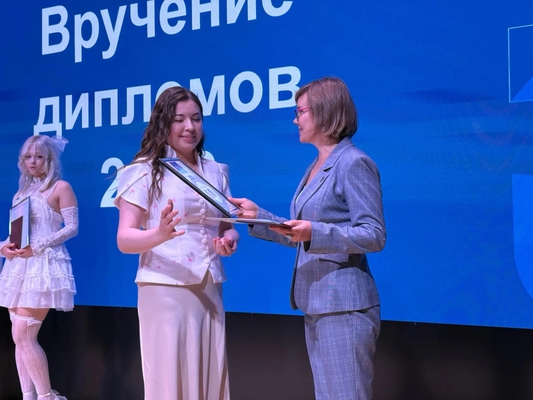 Главная медицинская сестра ОКБ №3 приняла участие в церемонии вручения дипломов выпускникам Уральского регионального колледжа