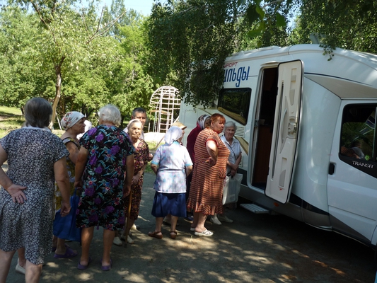 Врачи ОКБ № 3 приняли участие в дворовых праздниках